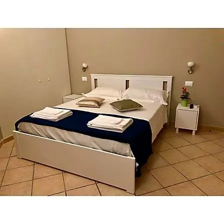 לינה וארוחת בוקר Luminari 4*